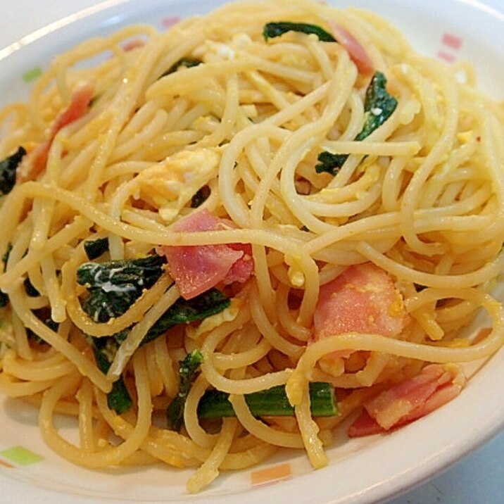 ガラスープで　ベーコンとほうれん草のエッグパスタ♬